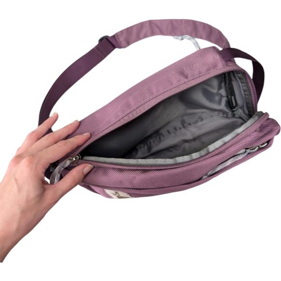 The North Face Field Bag Crossbody Pikes Purple Blackberry Wine RARE OG Style - Picture 9 of 13